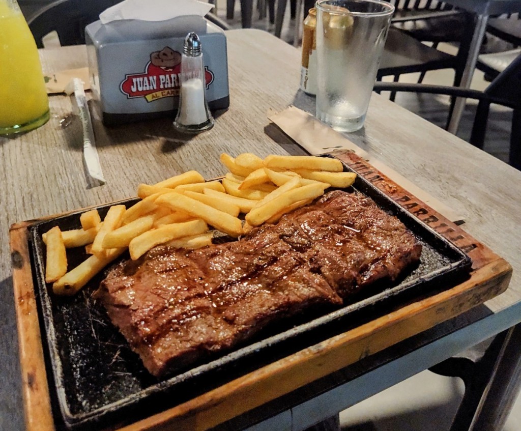 Cost to Eat Out in Colombia
